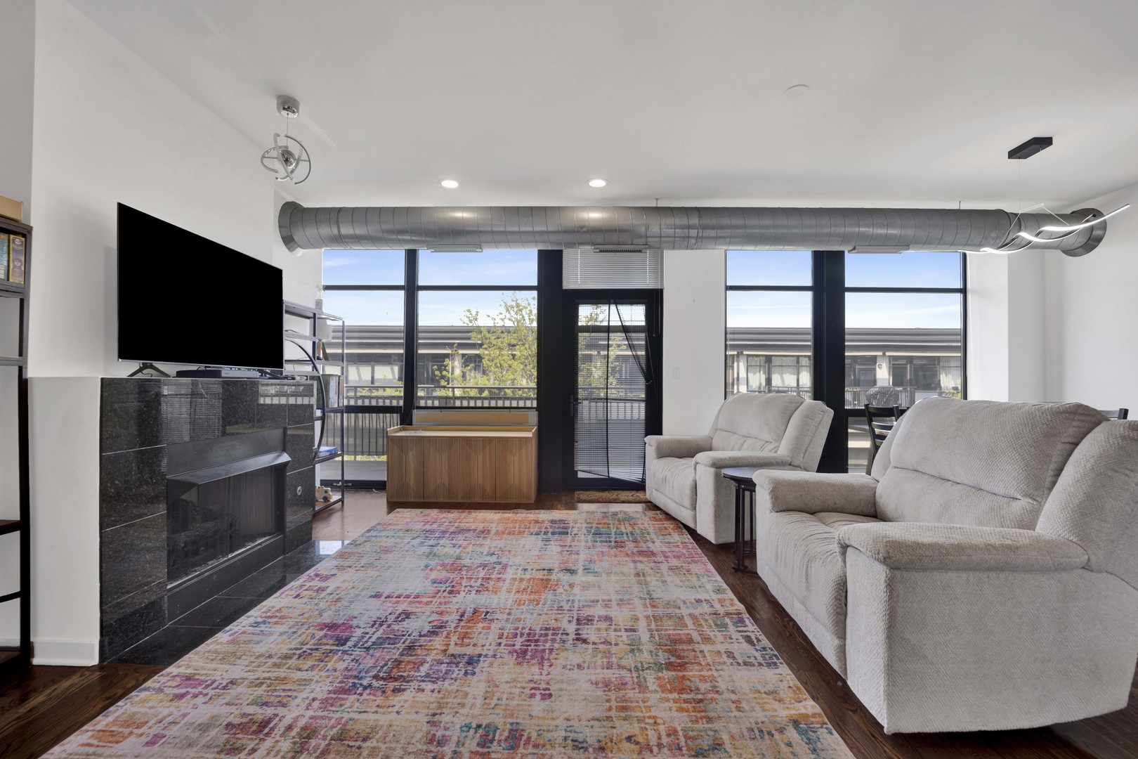 1150 W 15th Street 401