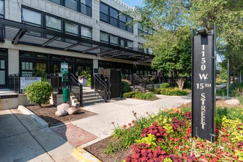 Photo of 1150 W 15th Street #401, Chicago, IL 60608 (MLS # 12623762)