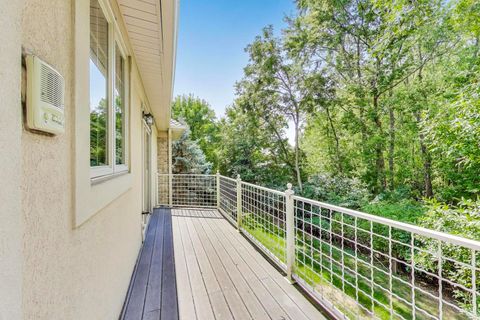 Tiny photo for 11 Beaconsfield Court, Lincolnshire, IL 60069 (MLS # 12506690)