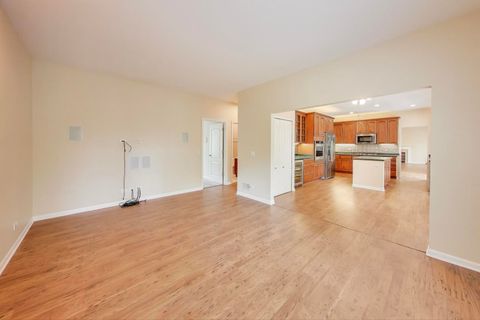 Tiny photo for 11 Beaconsfield Court, Lincolnshire, IL 60069 (MLS # 12506690)