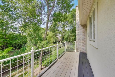 Tiny photo for 11 Beaconsfield Court, Lincolnshire, IL 60069 (MLS # 12506690)