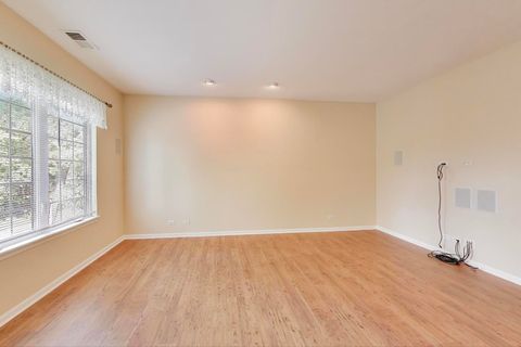 Tiny photo for 11 Beaconsfield Court, Lincolnshire, IL 60069 (MLS # 12506690)