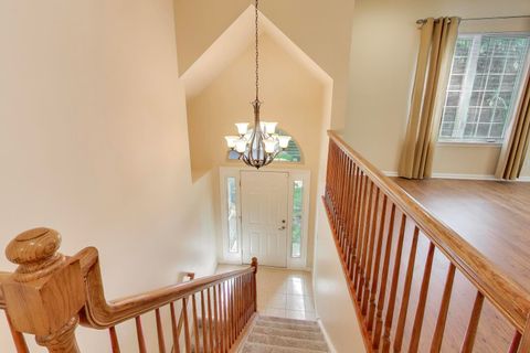 Tiny photo for 11 Beaconsfield Court, Lincolnshire, IL 60069 (MLS # 12506690)