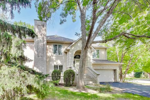 Tiny photo for 11 Beaconsfield Court, Lincolnshire, IL 60069 (MLS # 12506690)