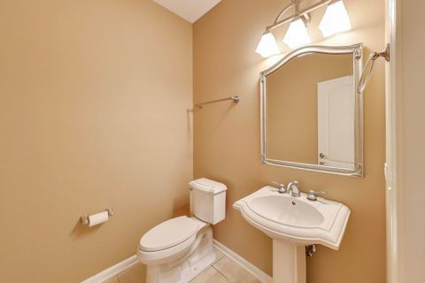 Tiny photo for 11 Beaconsfield Court, Lincolnshire, IL 60069 (MLS # 12506690)