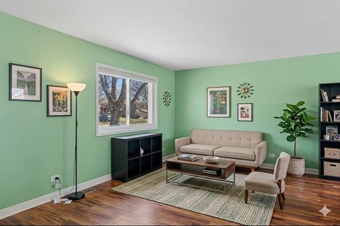 Tiny photo for 313 Thistle Drive, Bolingbrook, IL 60490 (MLS # 12592304)