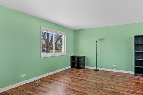 Tiny photo for 313 Thistle Drive, Bolingbrook, IL 60490 (MLS # 12592304)