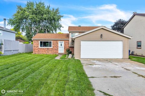 Tiny photo for 439 N Fairfield Avenue, Lombard, IL 60148 (MLS # 12453004)