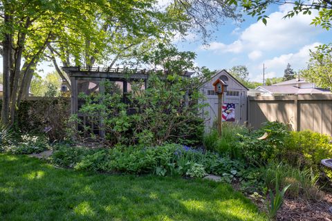 A home in Mount Prospect