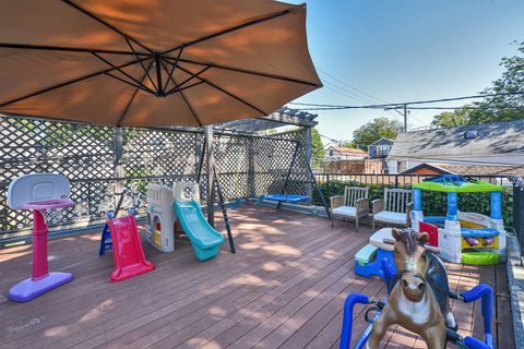 Tiny photo for 1424 W Barry Avenue, Chicago, IL 60657 (MLS # 12479645)