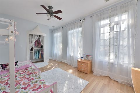 Tiny photo for 1424 W Barry Avenue, Chicago, IL 60657 (MLS # 12479645)