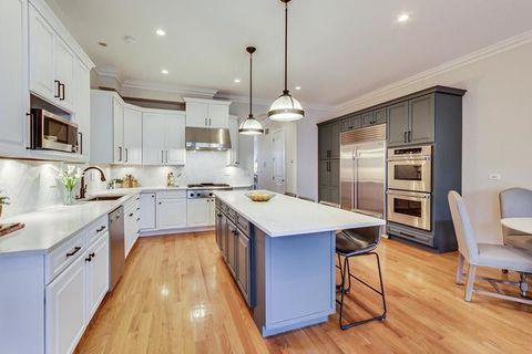 Tiny photo for 1424 W Barry Avenue, Chicago, IL 60657 (MLS # 12479645)
