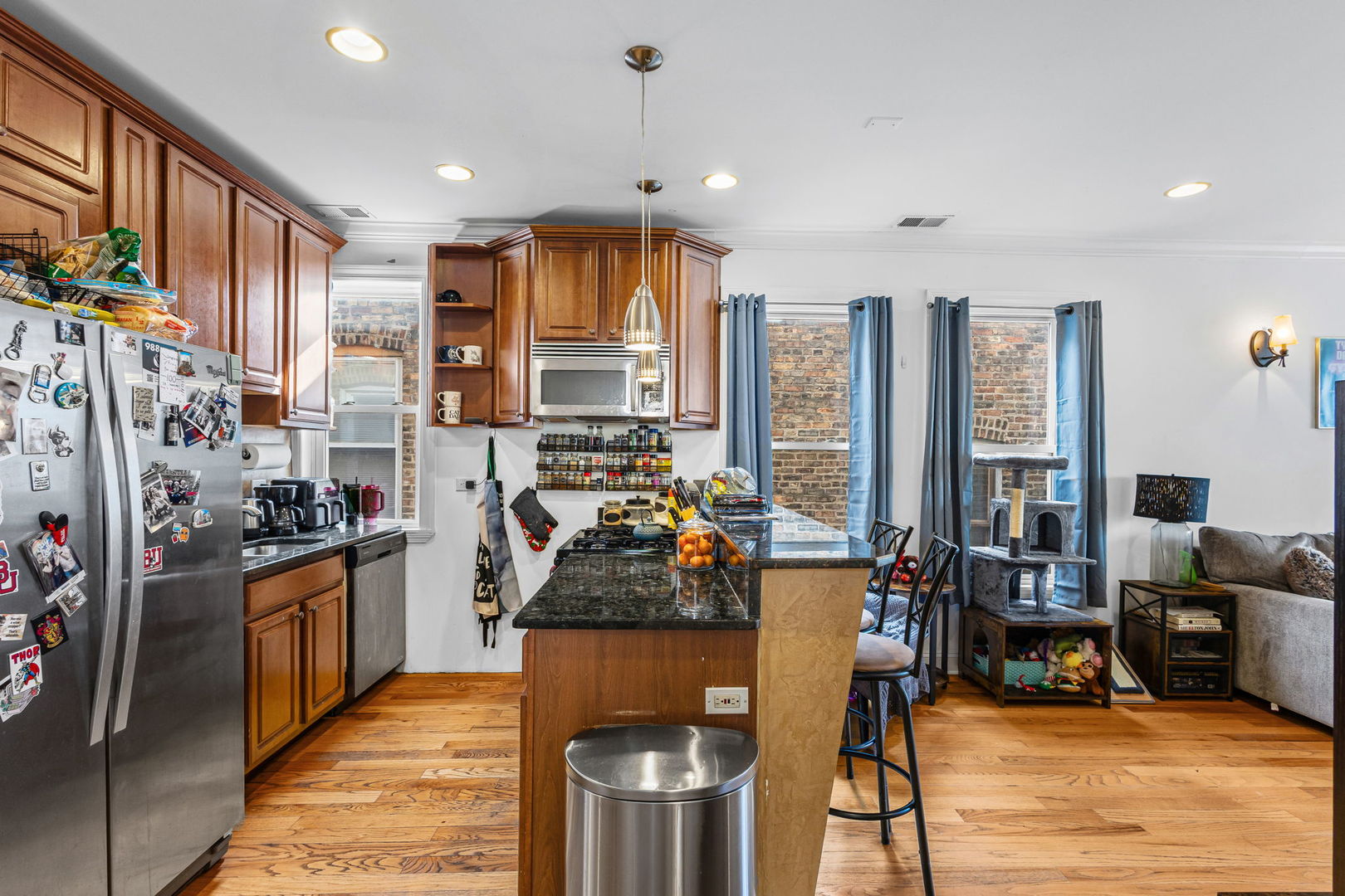 7341 N Honore Street