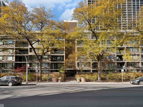 Photo of 1555 N Sandburg Terrace #310K, Chicago, IL 60610 (MLS # 12637477)