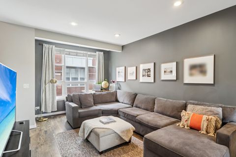 Tiny photo for 3244 N Kilbourn Avenue #3, Chicago, IL 60641 (MLS # 12454589)