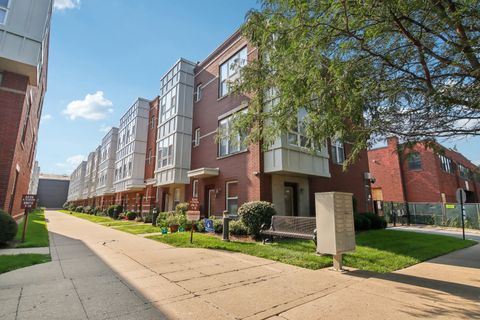 Tiny photo for 3244 N Kilbourn Avenue #3, Chicago, IL 60641 (MLS # 12454589)