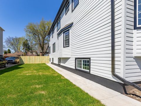 Tiny photo for 3548 Clinton Avenue, Berwyn, IL 60402 (MLS # 12647058)