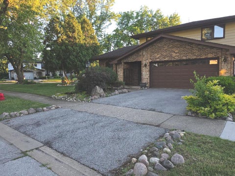 Photo of 1018 E 193rd Place, Glenwood, IL 60425 (MLS # 12678362)