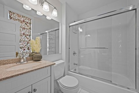 Tiny photo for 399 E Deerpath Road, Lake Forest, IL 60045 (MLS # 12547355)