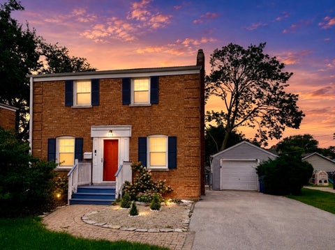 Photo of 416 N Main Street, Mount Prospect, IL 60056 (MLS # 12744840)