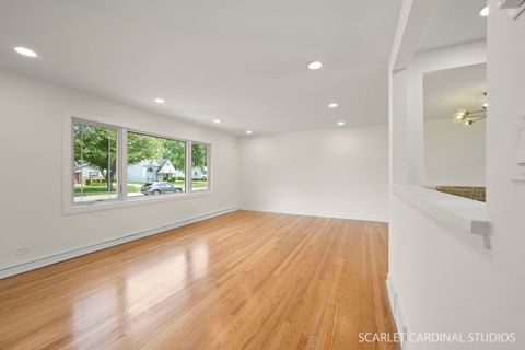 Tiny photo for 102 N Erie Street, Wheaton, IL 60187 (MLS # 12649785)