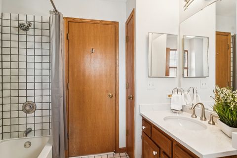 Tiny photo for 128 Woodstone Drive, Buffalo Grove, IL 60089 (MLS # 12500751)