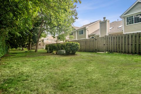 Tiny photo for 128 Woodstone Drive, Buffalo Grove, IL 60089 (MLS # 12500751)