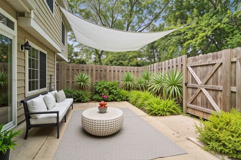 Tiny photo for 128 Woodstone Drive, Buffalo Grove, IL 60089 (MLS # 12500751)