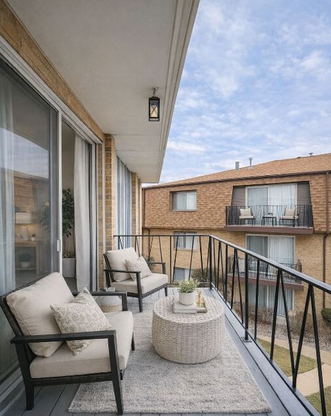 Tiny photo for 4819 W 109th Street #302, Oak Lawn, IL 60453 (MLS # 12593066)