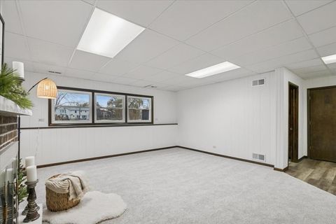 Tiny photo for Libertyville, IL 60045 (MLS # 12491262)