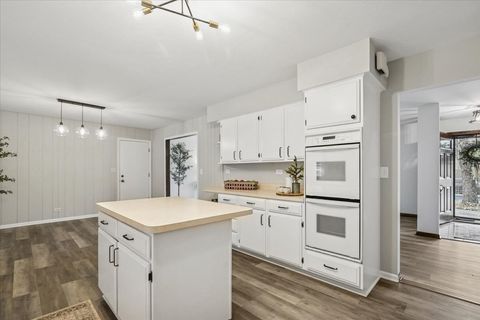 Tiny photo for Libertyville, IL 60045 (MLS # 12491262)