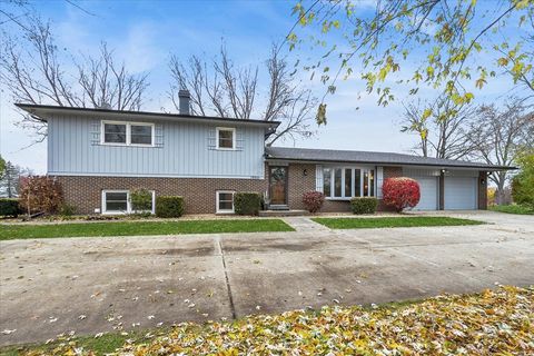Photo of Libertyville, IL 60045 (MLS # 12491262)