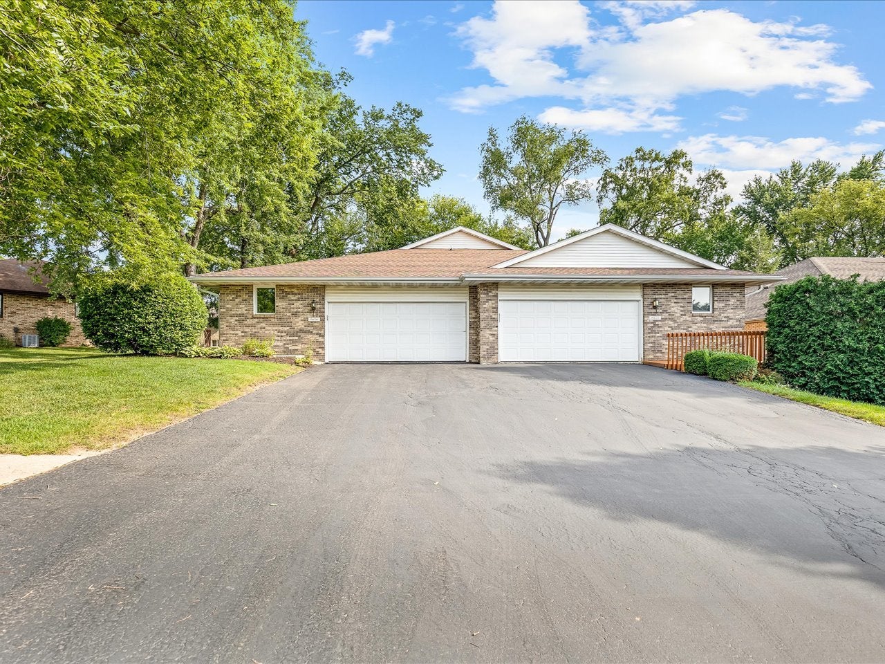 6616 Sandalwood Close