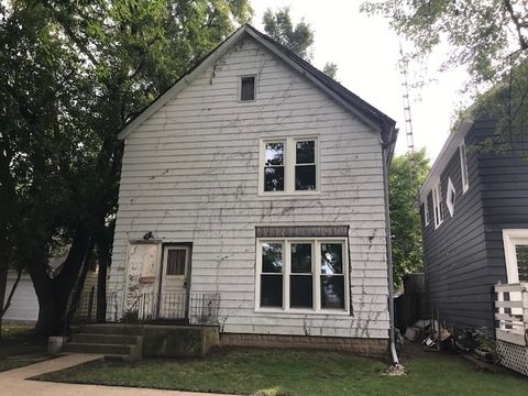 224 E Garden Street DeKalb IL 60115