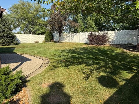 Tiny photo for 16401 Tanbark Drive, Tinley Park, IL 60477 (MLS # 12487803)