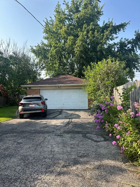 Tiny photo for 10850 Claridge Avenue, Westchester, IL 60154 (MLS # 12564225)