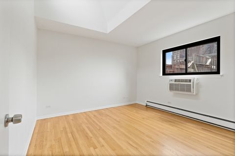 Tiny photo for 455 W Saint James Place #506, Chicago, IL 60614 (MLS # 12678310)