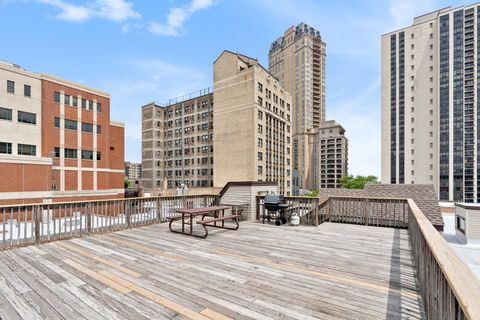 Tiny photo for 455 W Saint James Place #506, Chicago, IL 60614 (MLS # 12678310)