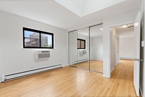 Tiny photo for 455 W Saint James Place #506, Chicago, IL 60614 (MLS # 12678310)