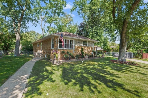 Photo of 908 E 159th Place, South Holland, IL 60473 (MLS # 12749116)