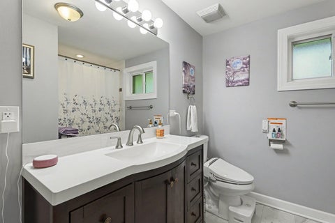 Tiny photo for 908 E 159th Place, South Holland, IL 60473 (MLS # 12749116)