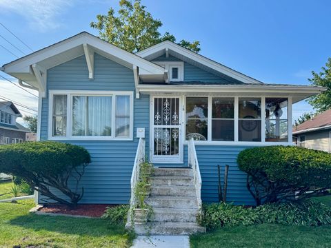 Photo of 15 156th Place, Calumet City, IL 60409 (MLS # 12469053)