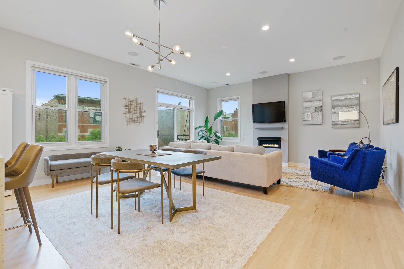 1222 N Wolcott Avenue 4S