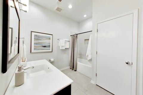 Tiny photo for 3810 N Fremont Street #2B, Chicago, IL 60613 (MLS # 12737182)
