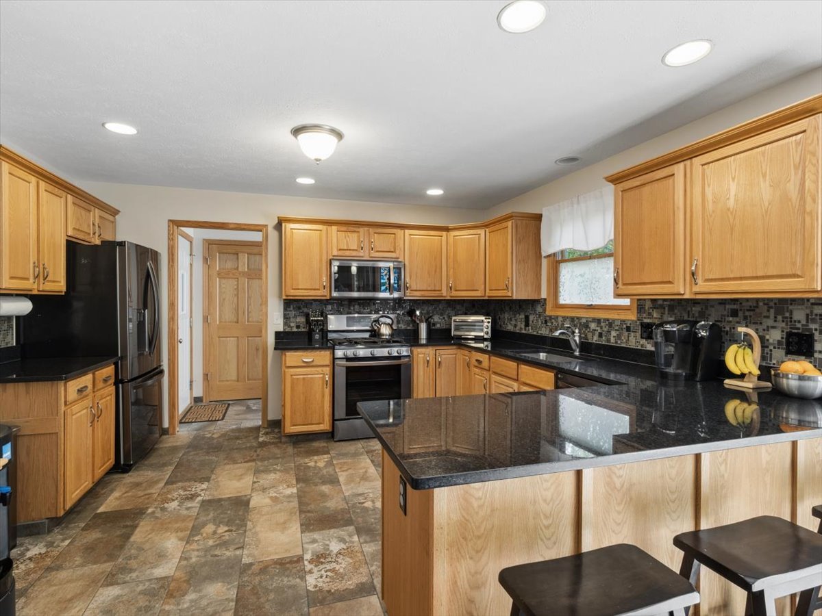 Properties 4 12743 Vestas Place