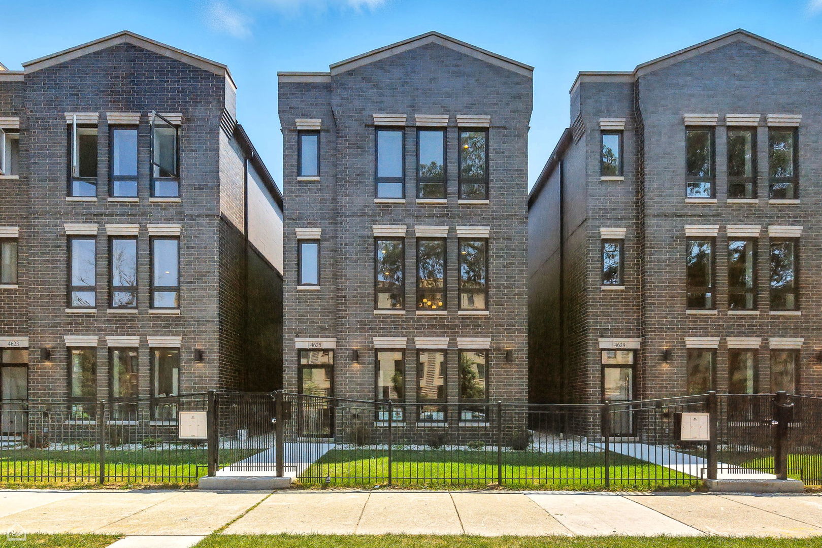 4629 S Michigan Avenue