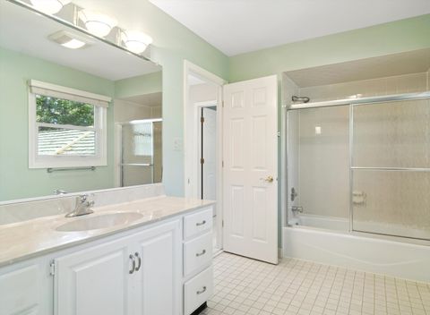 Tiny photo for 205 Bradford Court, Lake Bluff, IL 60044 (MLS # 12496743)