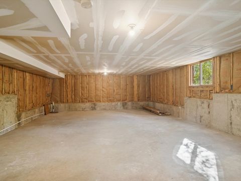 Tiny photo for 205 Bradford Court, Lake Bluff, IL 60044 (MLS # 12496743)