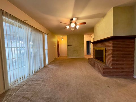 Tiny photo for 108 E 37th Street, Davenport, IA 52806 (MLS # 100000040)