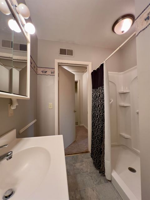 Tiny photo for 108 E 37th Street, Davenport, IA 52806 (MLS # 100000040)